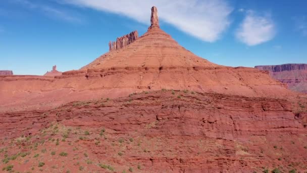 High Red Butte Rock In Monuments Valley Canyon Colorado River Aerial View — Stock video