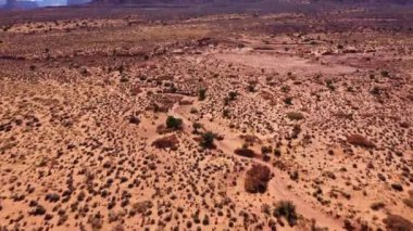 Sunny Western American Desert Aerial View 'daki Anıt Vadisi Ünlü Yeri