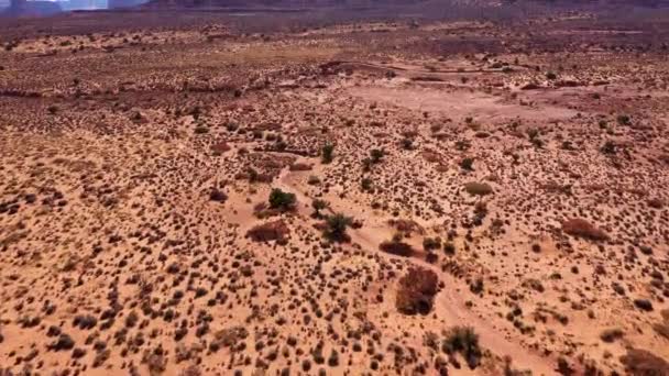 Μνημείο Valley Διάσημο μέρος στο Sunny Δυτική Αμερική Desert Aerial View — Αρχείο Βίντεο