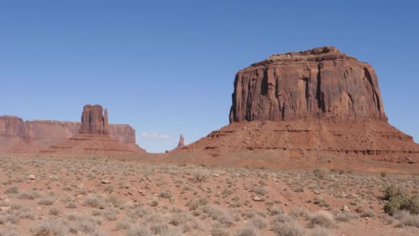 Västra Buttar Av Röd Orange Sandsten klippformationer I Monument Valley Usa — Stockvideo