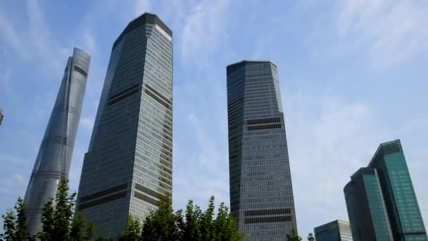 Shanghai, China - 21 de mayo de 2019: Centro financiero con rascacielos — Vídeos de Stock