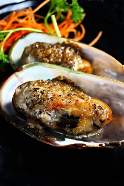 Izgara istiridye, sığ odak