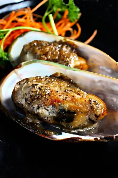 Izgara istiridye, sığ odak