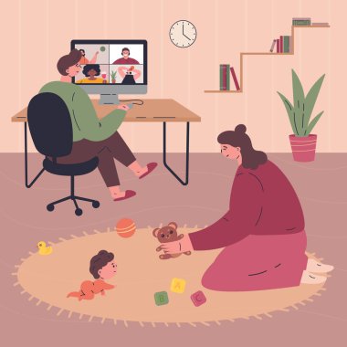 Genç mutlu aile evde karantina sırasında birlikte vakit geçiriyor. Baba uzaktan çalışıyor. Anne bebekle oynuyor. Modern iç mekandaki insanlar.