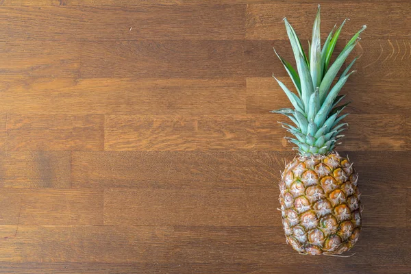 Pineapple Wooden Table Pineapple Wooden Surface Pineapple Top View View — Stock Photo, Image
