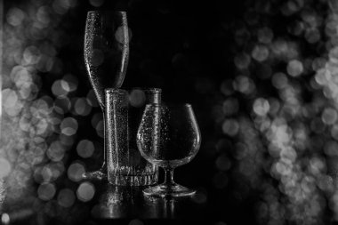 Sadece siyah ve beyaz.