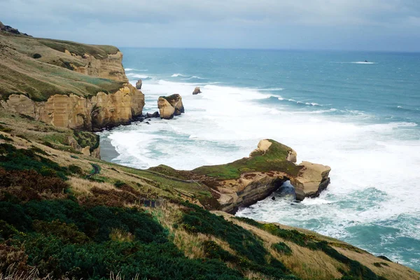 Güzel vahşi sahil, Yeni Zelanda.