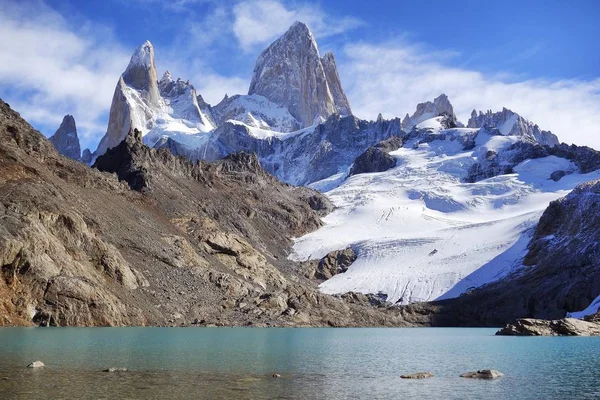 Laguna de Los Tres ve mount Fitz Roy, Los Glaciares Milli Parkı, Patagonya.