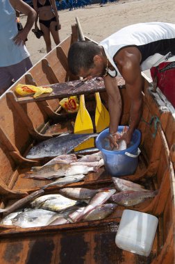 Armacao de Buzios, Brezilya - 29 Aralık 2005: Geriba sahilinde sabah, Rio de Janeiro eyaletinin kıyısında önemli bir yaz noktası.
