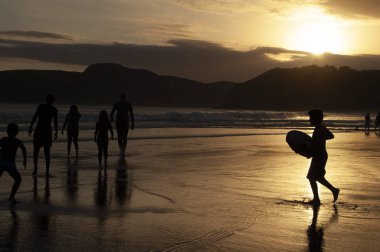 Armacao de Buzios, Brezilya - 29 Aralık 2005 sabahı Geriba plajında, Rio de Janeiro eyaletinde önemli bir yaz mevsimi.