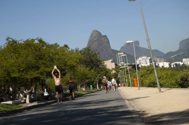 Rio de Janeiro, Brezilya - Şubat 05, 2006: Rodrigo de Freitas Lagoon güneşli bir günde
