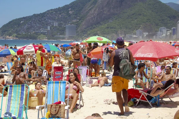 Rio Brazília December 2005 Napozók Ipanema Strand Nagyon Napos Nap — Stock Fotó