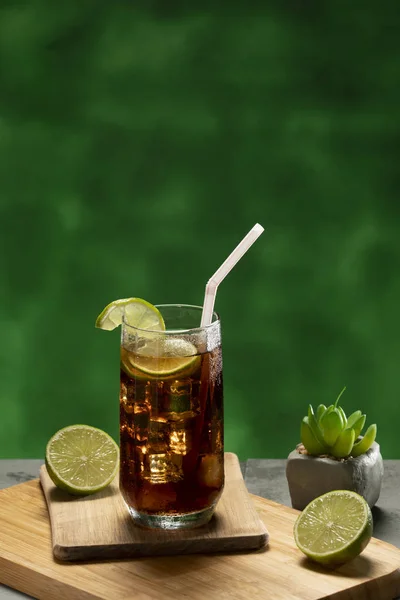 Kuba Libre cocktail — Stockfoto