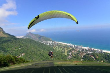 yelken kanat uçuşu