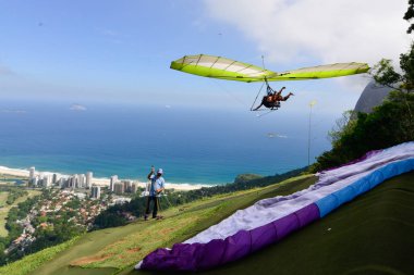 yelken kanat uçuşu