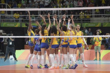 Rio, Brezilya - Ağustos 06, 2016: Brezilya (Sütyen) voleybol maçı sırasında Brezilya - Kore (Kor) - Rio 2016 Olimpiyatları 'nda grup aşaması ile Brezilya - Brezilya