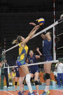 Rio, Brezilya - Ağustos 06, 2016: Brezilya (Kor) voleybol maçında Danielle Lins (Bra) - Kore (Kor) - Rio 2016 Olimpiyatları 'nda grup aşamasında