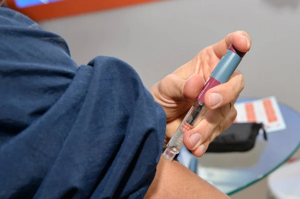 Rio Janeiro Brazil November 2017 Diabetic Person Applying Insulin Arm — 图库照片