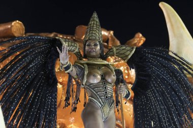 Rio, Brezilya - 21 Şubat 2020: Samba School Academicos do Cubango 'nun Marques de Sapucai Sambodromo' daki geçit töreni