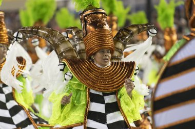 Rio, Brezilya - 21 Şubat 2020: Samba School Academicos do Cubango 'nun Marques de Sapucai Sambodromo' daki geçit töreni