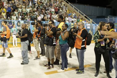 Rio, Brezilya - 22 Şubat 2020: Samba Okulu Akademicos do Sossego 'nun Marques de Sapucai Sambodromo' da geçit töreni