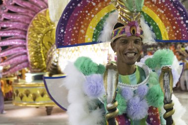 Rio, Brezilya - 23 Şubat 2020: Samba okulu Grande Rio 'nun Marques de Sapucai Sambodromo' da geçit töreni
