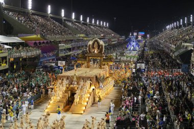 Rio, Brezilya - 24 Şubat 2020: Samba okulu Unidos da Tijuca 'nın Marques de Sapucai Sambodromo' da geçit töreni