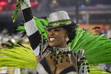 Rio, Brezilya - 21 Şubat 2020: Samba okulu Imperio Serrano, Marques de Sapucai Sambodromo 'da geçit töreni