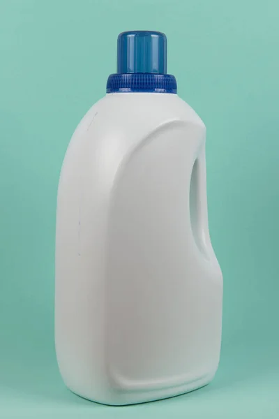 Białe Opakowanie Mydła Płynie Prania Bez Etykiety Jasnozielonym Tle — Zdjęcie stockowe