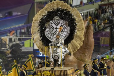 Rio, Brezilya - 21 Şubat 2020: Samba School Academicos do Cubango 'nun Marques de Sapucai Sambodromo' daki geçit töreni