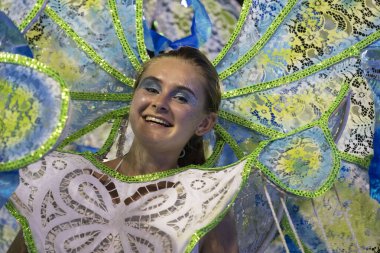 Rio, Brezilya - 22 Şubat 2020: Samba Okulu Akademicos do Sossego 'nun Marques de Sapucai Sambodromo' da geçit töreni