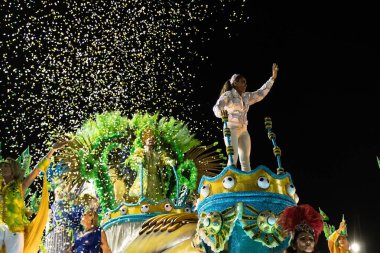 Rio, Brezilya - 22 Şubat 2020: Samba okulu Inocentes de Belford Roxo 'nun Marques de Sapucai Sambodromo' da geçit töreni
