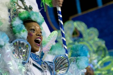 Rio, Brezilya - 22 Şubat 2020: Samba Okulu Akademicos do Sossego 'nun Marques de Sapucai Sambodromo' da geçit töreni