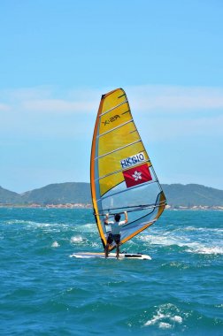 Buzios, Brezilya - 24 Şubat 2013: Rüzgar Sörfü