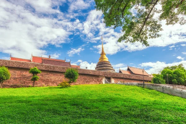 Wat Phra Αυτό Lampang Luang είναι ένα ναό στον προορισμό Lampang Province στην Ταϊλάνδη. — Φωτογραφία Αρχείου