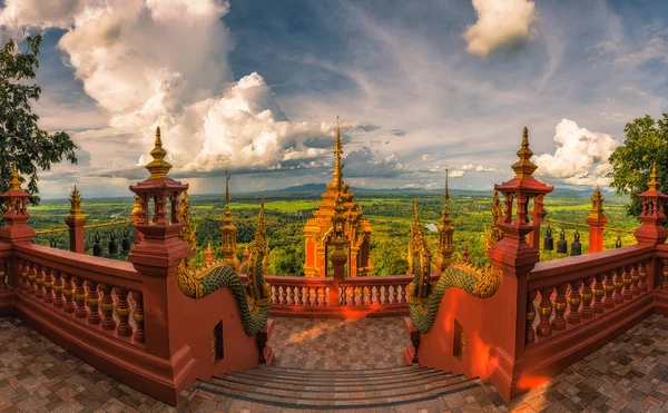 Templo "wat doipajhana" Lampang província País Tailândia . — Fotografia de Stock