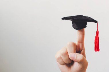 Eğitim, bilgi ve mezuniyet kavramı başarıyla tamamlandı.