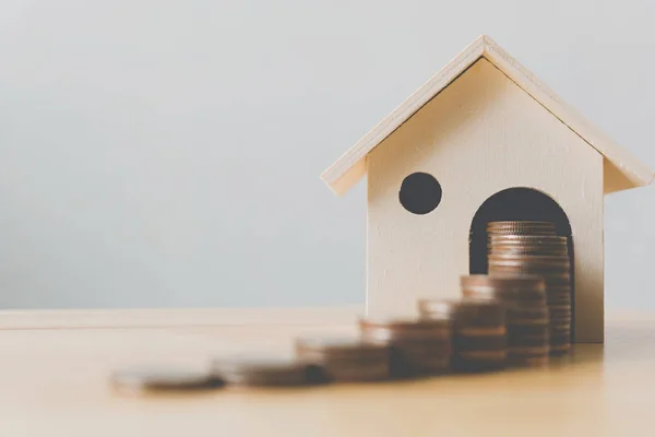 Investimento Immobiliare Ipoteca Casa Concetto Finanziario Moneta Stack Con Casa — Foto Stock