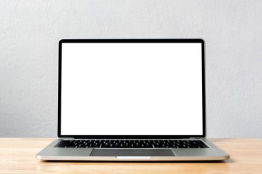 Tahta masadaki dizüstü boş ekran, maket, metin için şablon