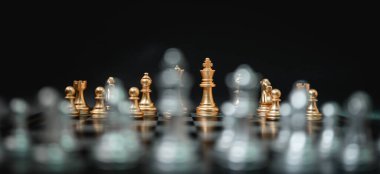 Satranç masası oyunu, strateji planlaması ve iş dünyası konsepti. Panoramik resim