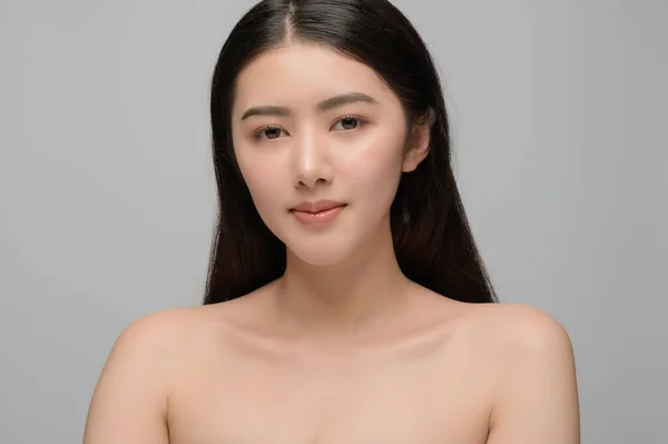 Piękna Młoda Kobieta Azjatycka Czystą Idealną Skórą Portret Model Naturalny — Zdjęcie stockowe