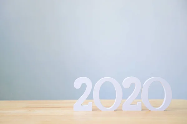 Новим 2020 Роком Кількість Деревини Дерев Яному Столі Фоном Білої — стокове фото