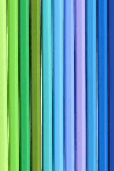Fundalul creioanelor colorate paralele, abstractizare — Fotografie, imagine de stoc