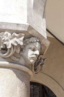 Sütun ile çirkin yaratık, Cloth Hall (Sukiennice), Krakow, Polonya başkanı