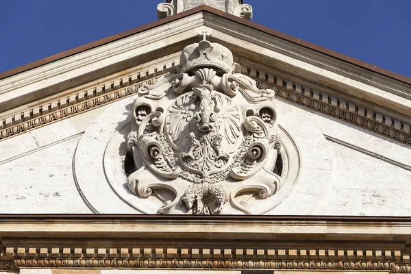 Saints Peter och Paul Church, Detaljer för fasad, Krakow, Polen. — Stockfoto