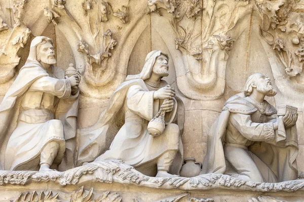 Sagrada Familia: Basílica e Iglesia Expiatoria diseñada por Gaudí, Barcelona, España —  Fotos de Stock