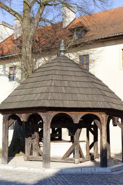 Tyniec de avluda, Polonya Krakow yakınındaki Benedictine abbey