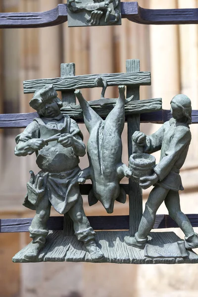 14th century St. Vitus Cathedral ,figures of Golden Gate fence,  relief, Prague, Czech Republic. — Stock Photo, Image