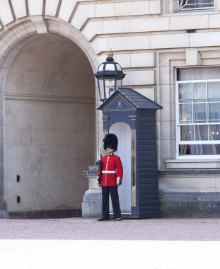 Buckingham Sarayı Royal korumalarla tetikte, London, Büyük Britanya