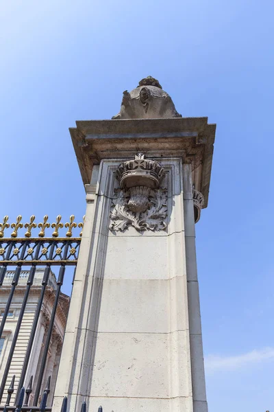 Buckingham Palace, Details des Zauns, London, Vereinigtes Königreich — Stockfoto